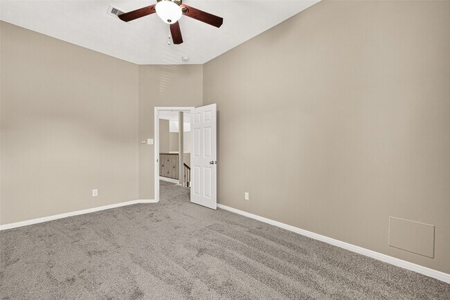 Building Photo - 4507 Lakefront Terrace Dr