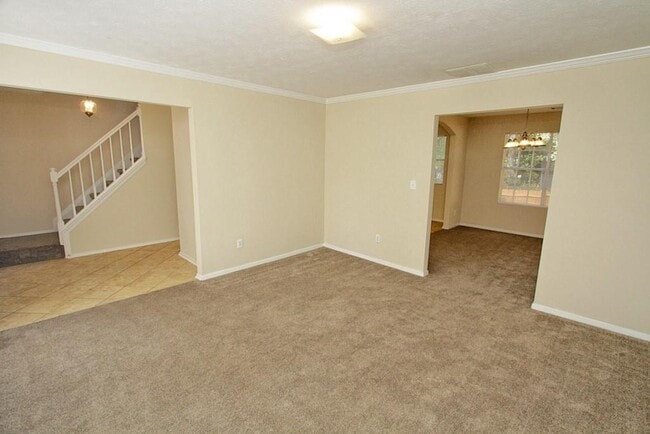 Building Photo - 210 Arborfield Way