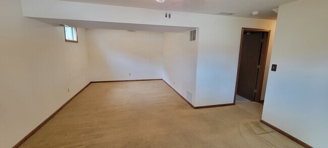 Building Photo - 5208 Ascot Cir