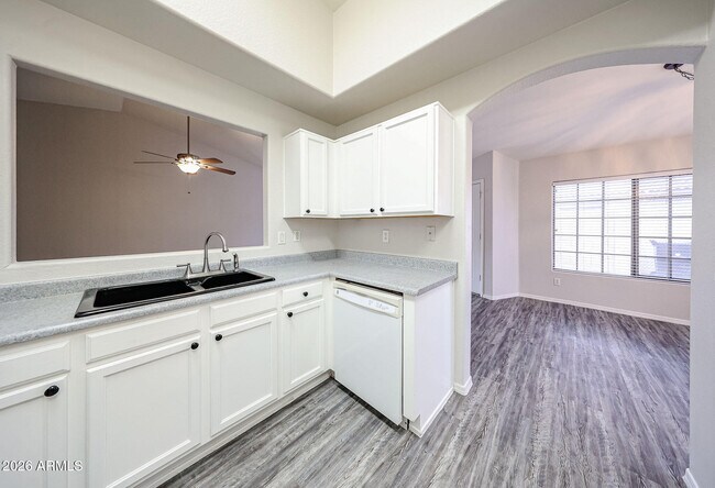 Building Photo - 6431 W Chisum Trail