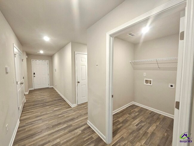 Building Photo - 124 Martin Mill Trail