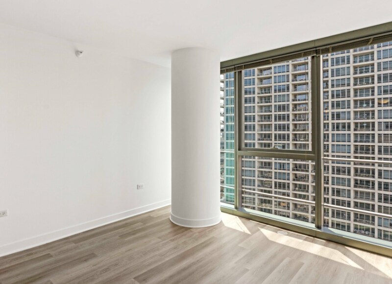 Building Photo - 313 W Kinzie St