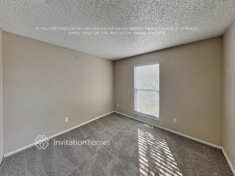 Building Photo - 9954 Columbine St