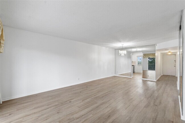 Building Photo - 9101 W Sample Rd