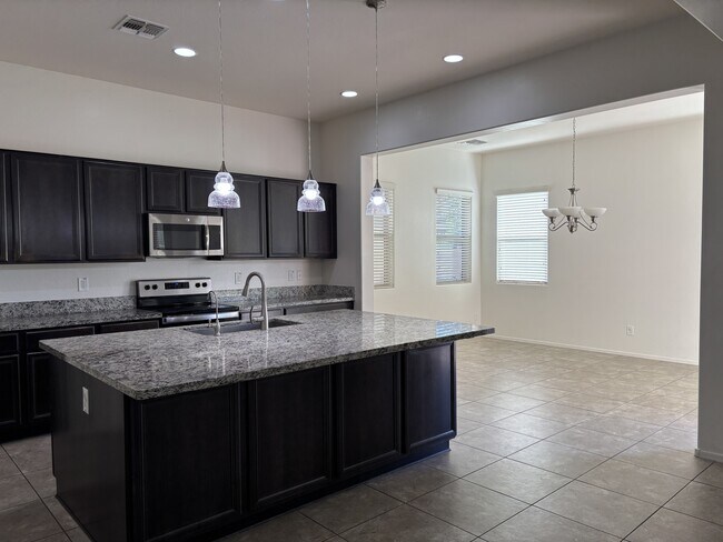 Building Photo - 8037 W Spur Dr