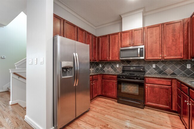 Building Photo - 4430 Center St