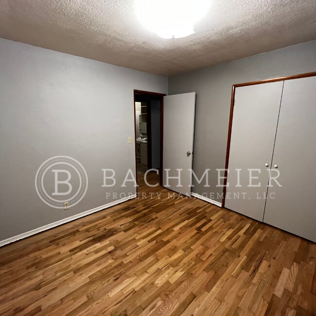 Building Photo - 405 SE 18th St