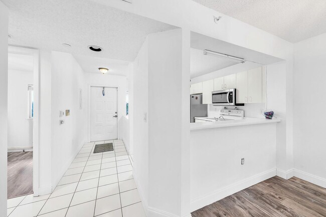 Building Photo - 9580 Weldon Cir