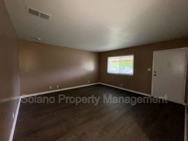 Building Photo - 1992 Oxford Dr