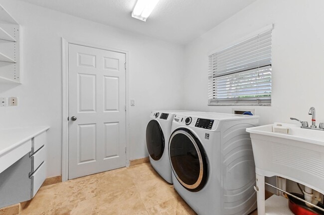 Building Photo - 13772 Ishnala Cir