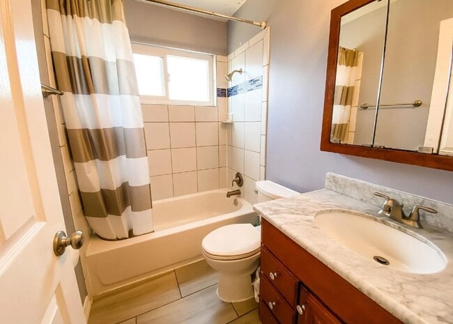 Building Photo - BEAUTIFUL HOME IN DESIREABLE CENTERVILLE, ...