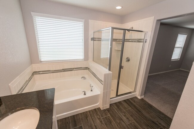Building Photo - Beautiful 2-Story Home, 5 Bedroom, 3 Full ...