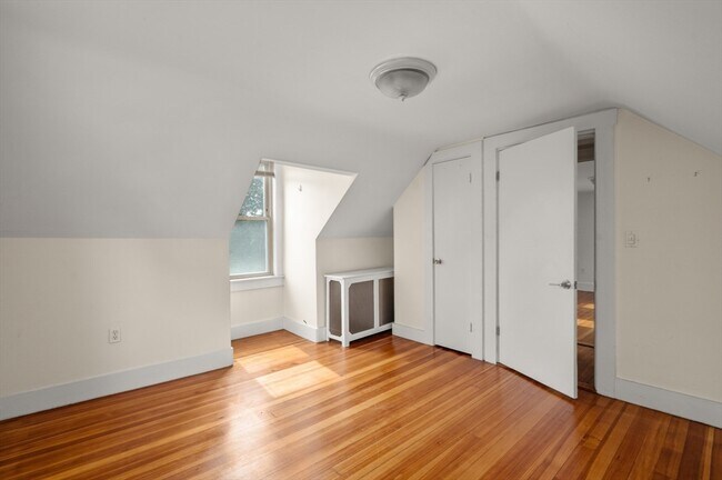 Building Photo - 7 Perham St