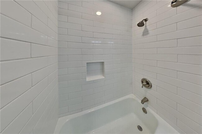 Building Photo - 3350 Turtle Lake Club Dr SE