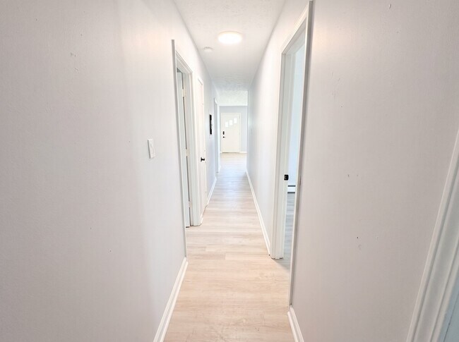 Building Photo - 512 Boundary Ln