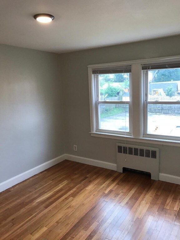 Building Photo - 915 Hancock St