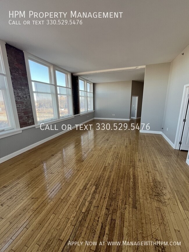 Building Photo - 2404 Prospect Ave E