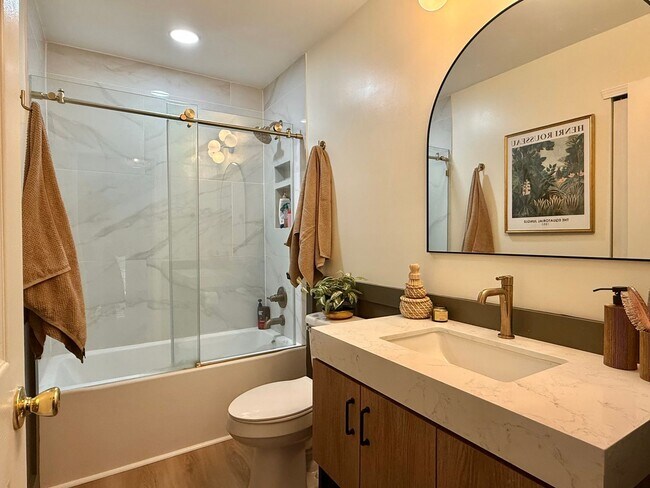 Building Photo - 602 Hamilton St