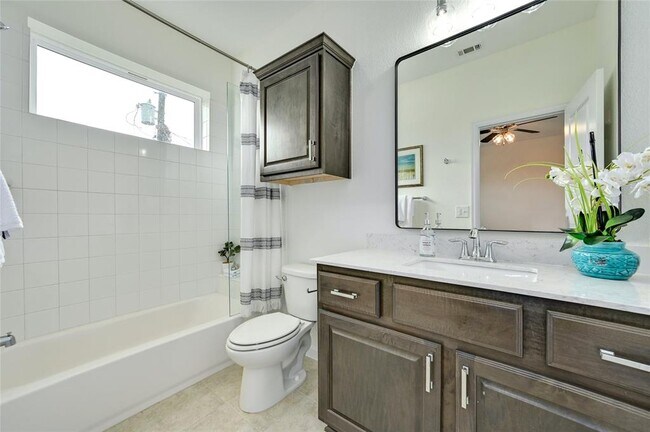 Building Photo - 4707 Rosedale Ave