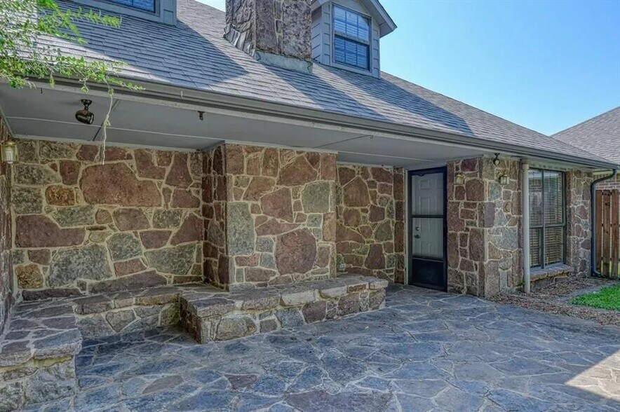 Building Photo - 3609 Hampton Ct