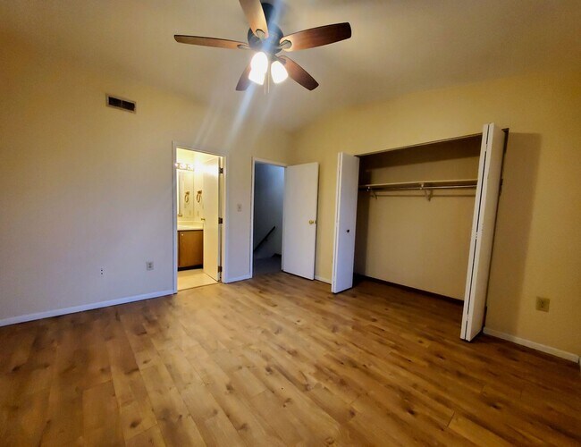 Building Photo - 2745 Brookshire Ln