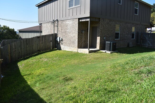 Building Photo - 105 Stone Canyon Ct
