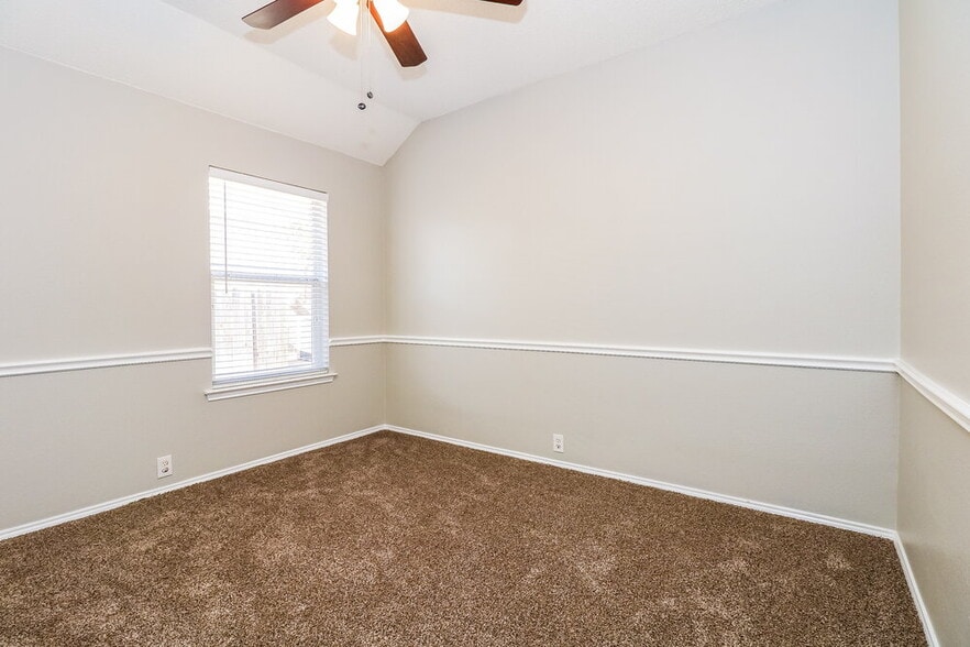 Building Photo - 508 Glenwood Dr