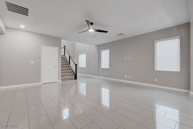 Building Photo - 965 Mossy Vale St