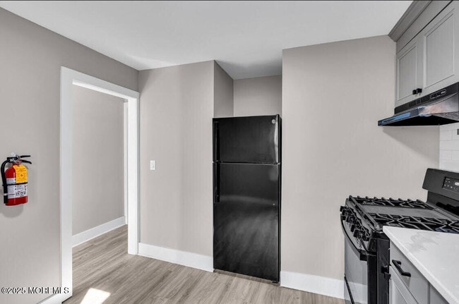 Building Photo - 700 Fifth Ave