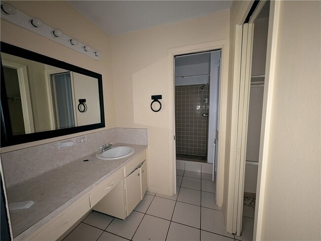 Building Photo - 1606 Spicewood Dr