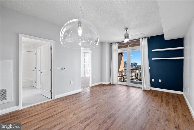 Building Photo - 11760 Sunrise Valley Dr