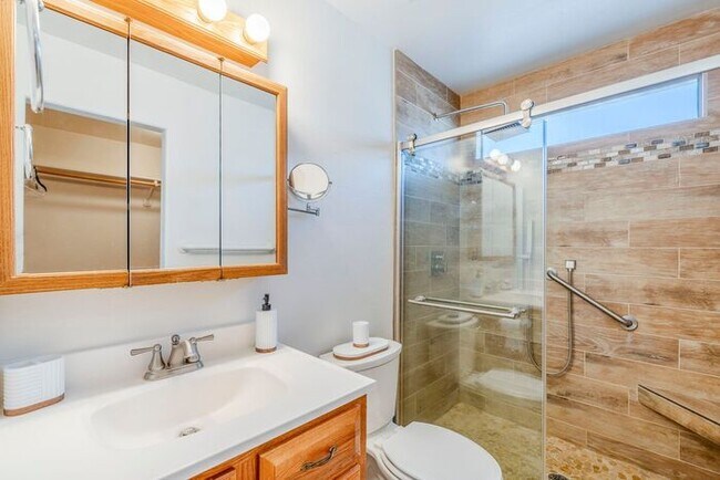 Building Photo - Pending/ Rented - Turnkey Charm in Green Valley – Furnished Townhome with Gated Serenity!