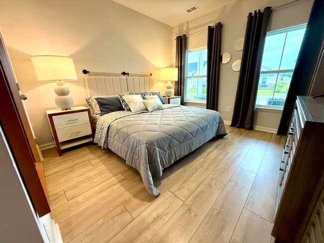 Building Photo - 4084 Da Vinci Dr