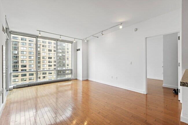 Building Photo - 20 Newport Pkwy