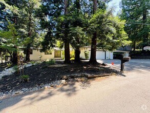 Building Photo - Gorgeous Single Level Home with Pool in Al...