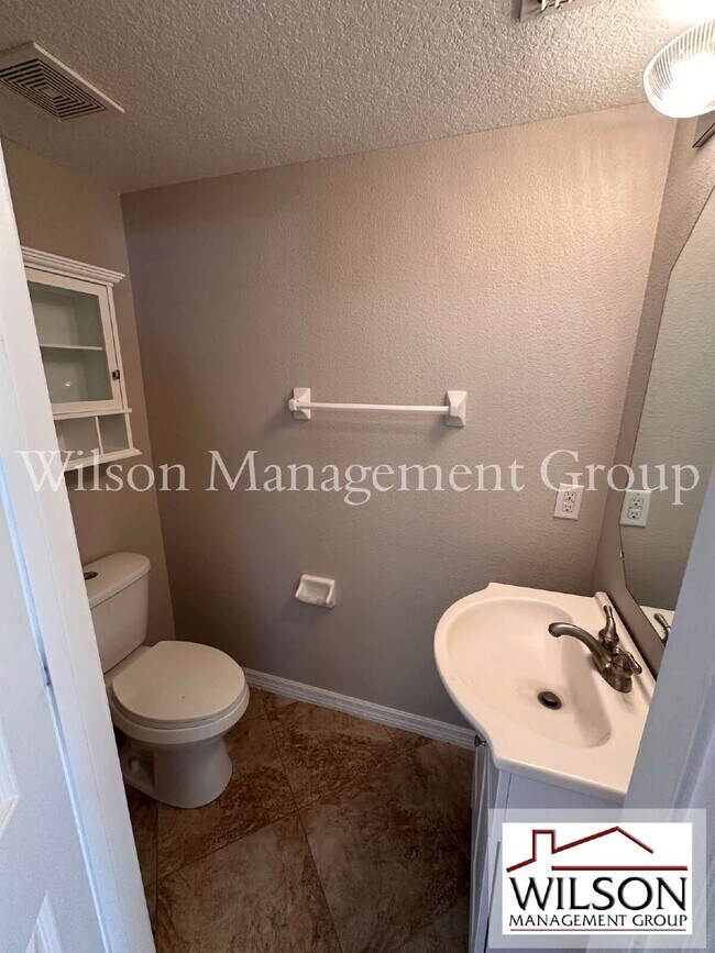 Building Photo - 512 Bella Rosa Cir