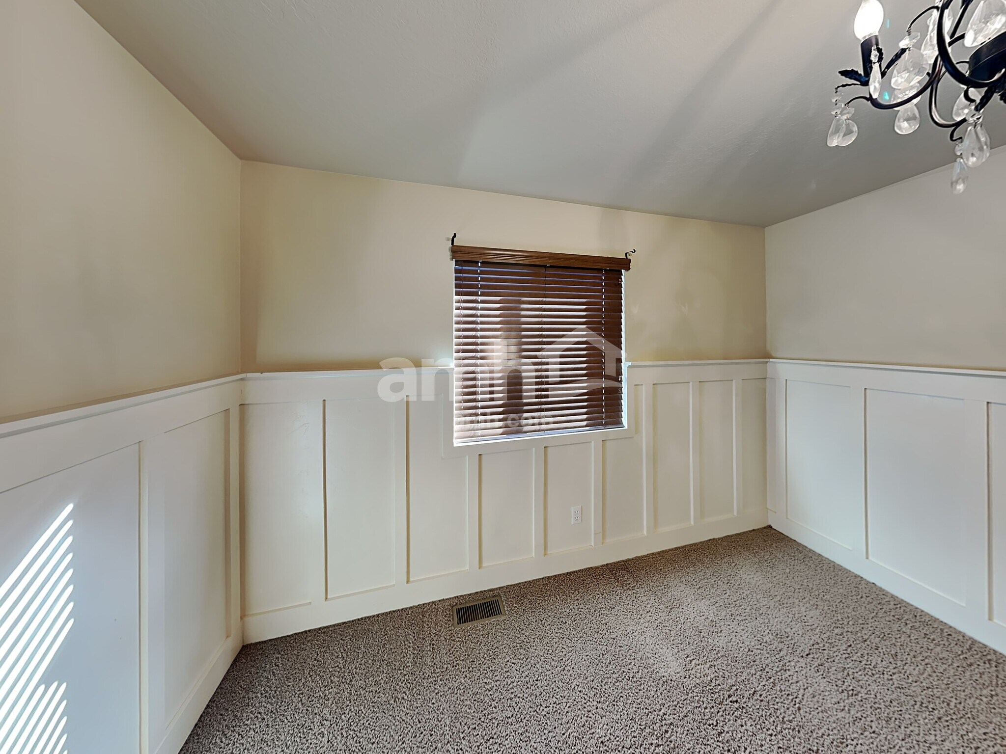 Building Photo - 1656 Arnold Dr