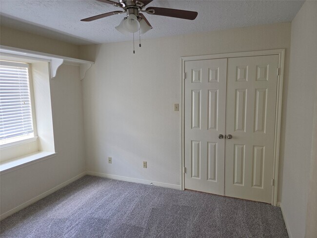 Building Photo - 15114 Farndale Dr
