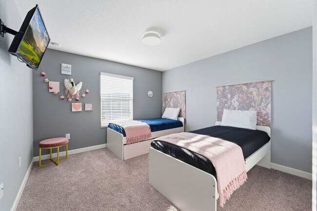 Building Photo - 8924 Stinger Dr