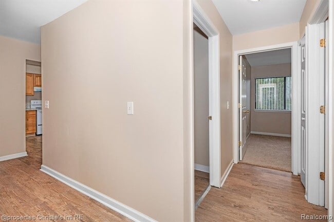 Building Photo - 33829 Pondview Cir