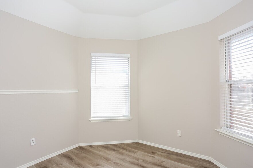 Building Photo - 2128 Amber Springs