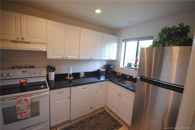 Building Photo - 5333 SE Miles Grant Rd