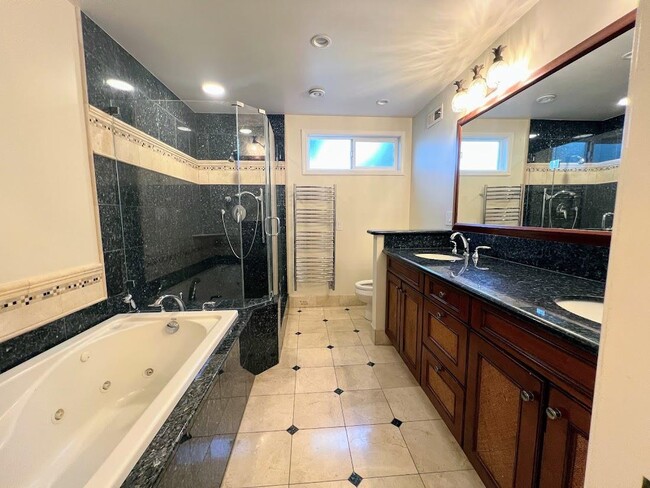 Building Photo - 150 Flying Mist Isle