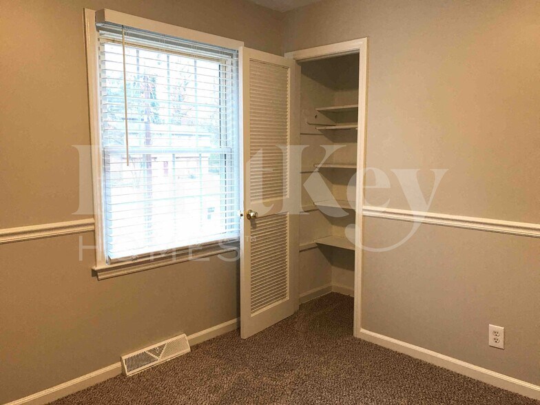 Building Photo - 4114 Farmbrooke Dr