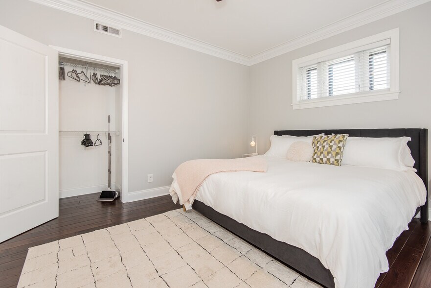 Building Photo - 2015 McNair Ave