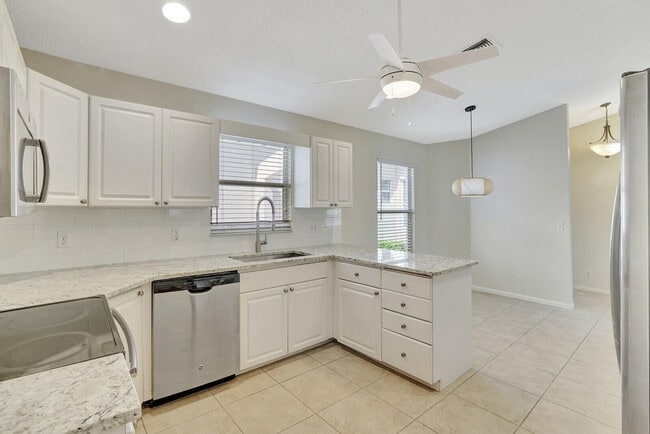 Building Photo - 1022 Island Manor Dr
