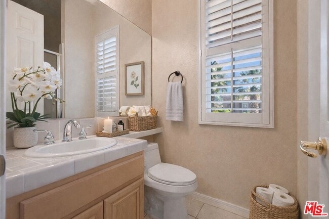 Building Photo - 37 Shoreline Dr