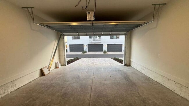 Building Photo - 15244 Groveside Rd