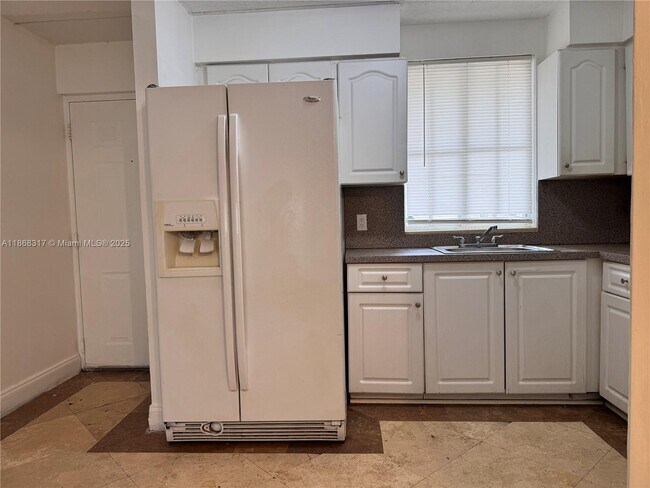 Building Photo - 6115 NW 186th St