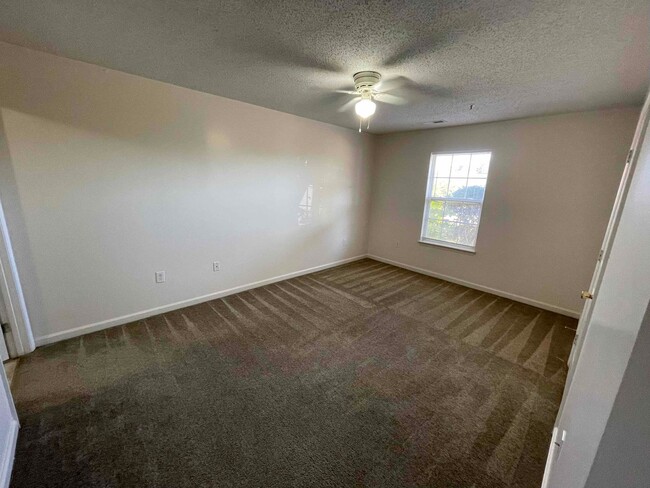 Building Photo - Rent $713/month********** 55+ Senior Commu...